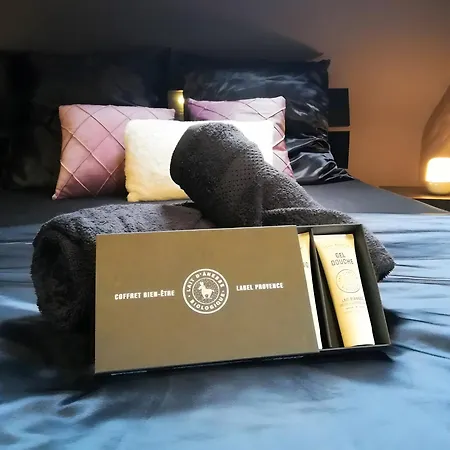 Escale Glamour Et Chic דירה